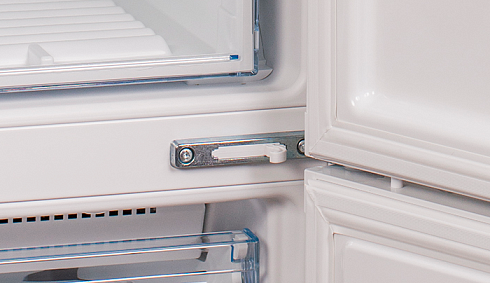 Доводчик двери морозильного отделения